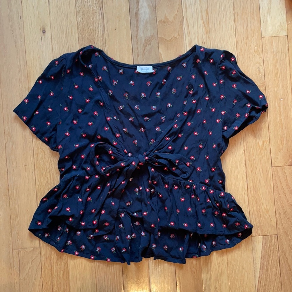 JOHN GALT Flowy Tie Top